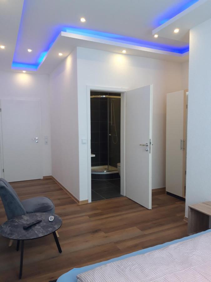 Trang Hotel Раштатт Экстерьер фото