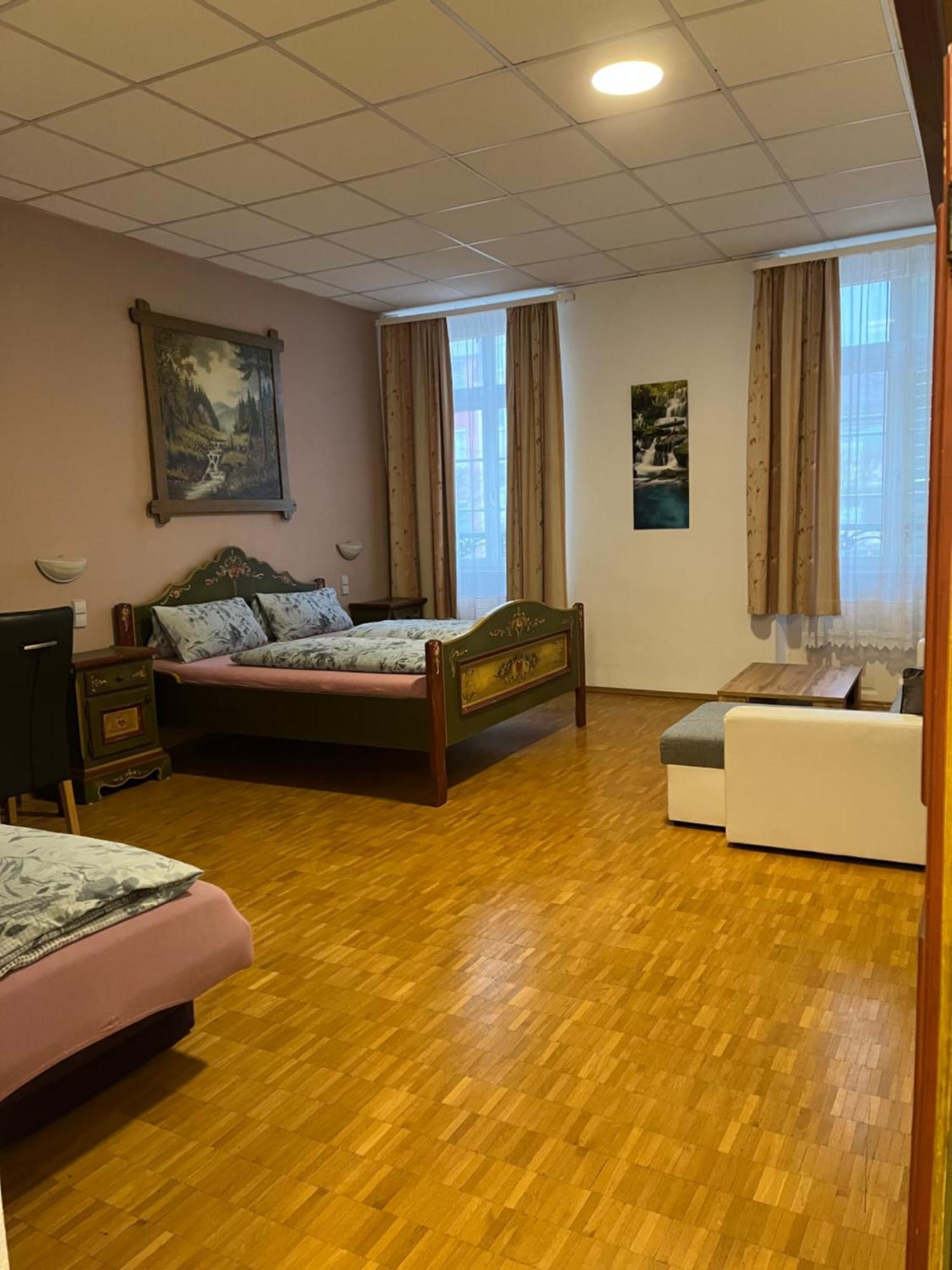 Trang Hotel Раштатт Экстерьер фото